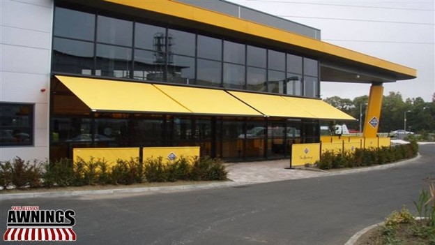 Give Your Business a Better Welcome: The Everyday Benefits of Commercial Awnings